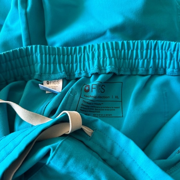 FIGS top xl bottoms xl - Picture 7 of 9